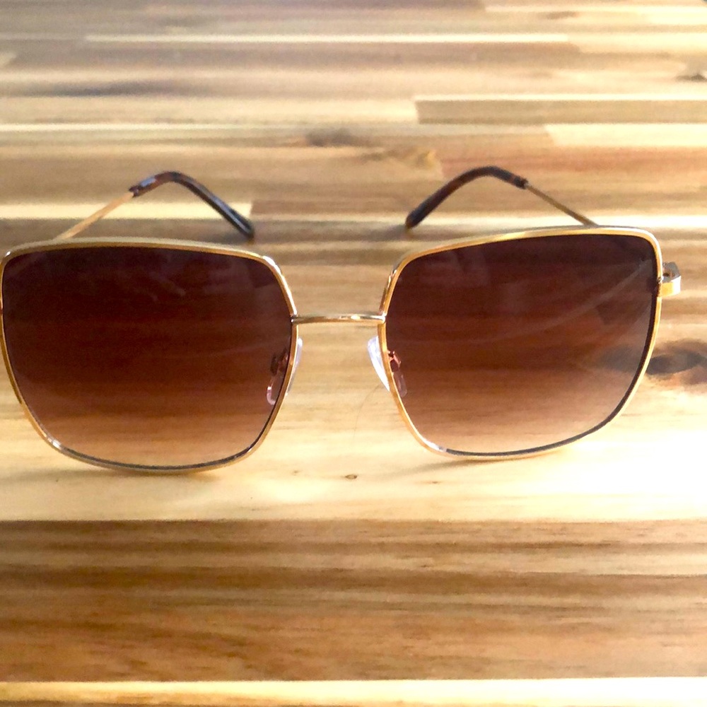 🚫SOLD🚫. Women’s sunglasses